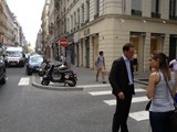 photo de scooter contre la bordure émergente